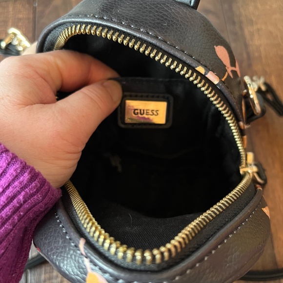 guess purse GUESS mini purse mini backpack style purse Guess purses floral bag - Picture 4 of 4